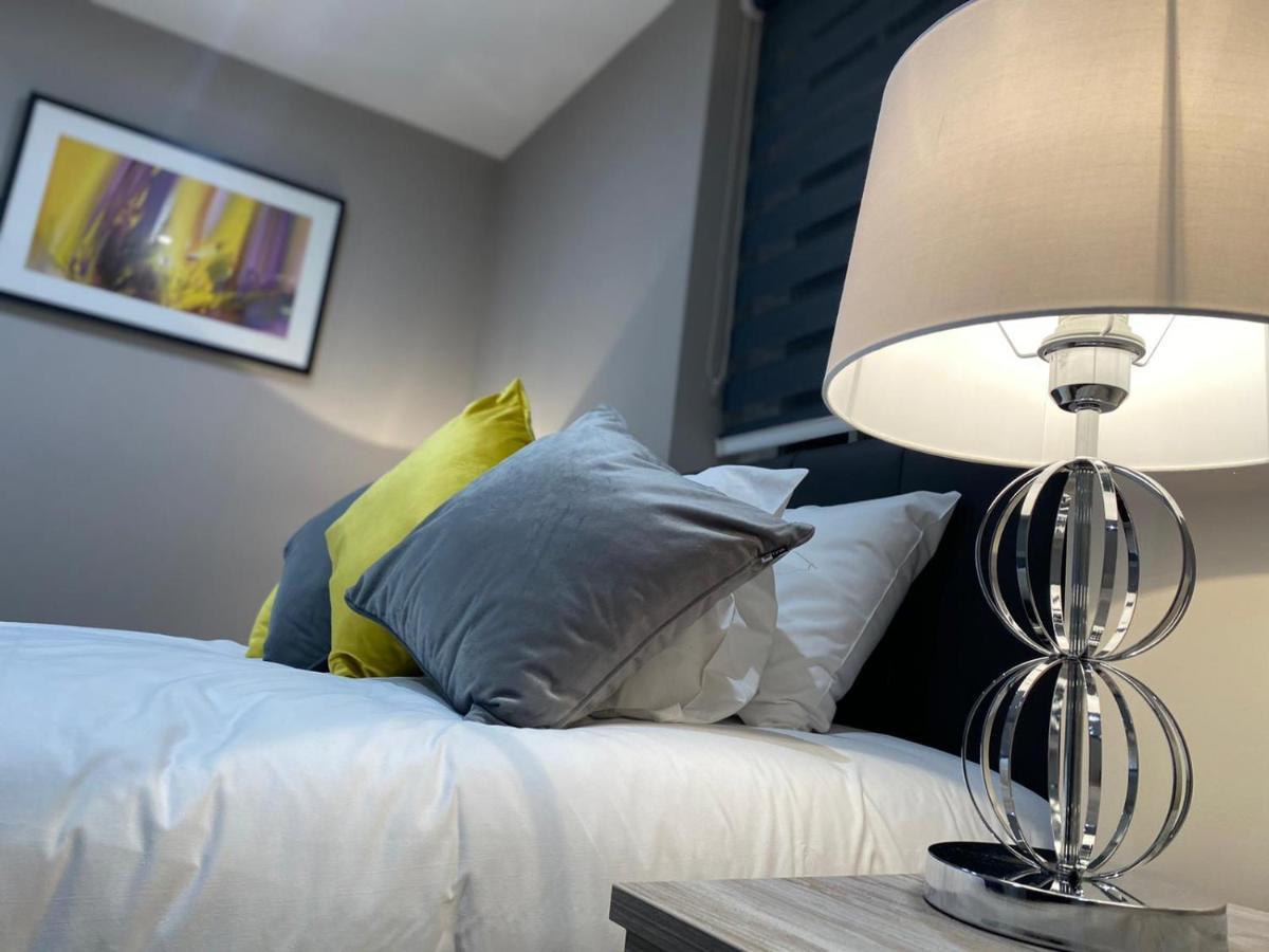 Amazing Central High Street Self Contained Apartments By Syl Watford  Eksteriør billede
