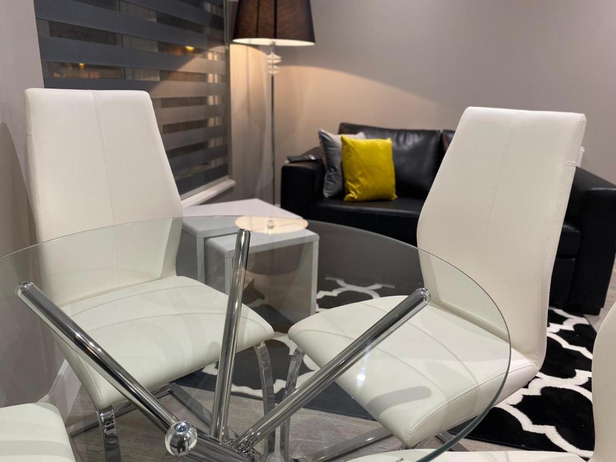 Amazing Central High Street Self Contained Apartments By Syl Watford  Eksteriør billede