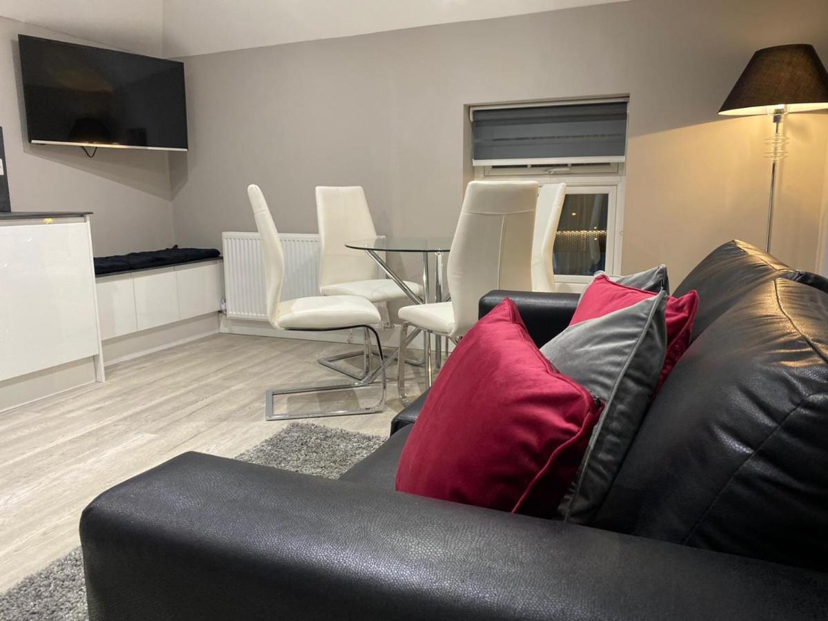 Amazing Central High Street Self Contained Apartments By Syl Watford  Eksteriør billede